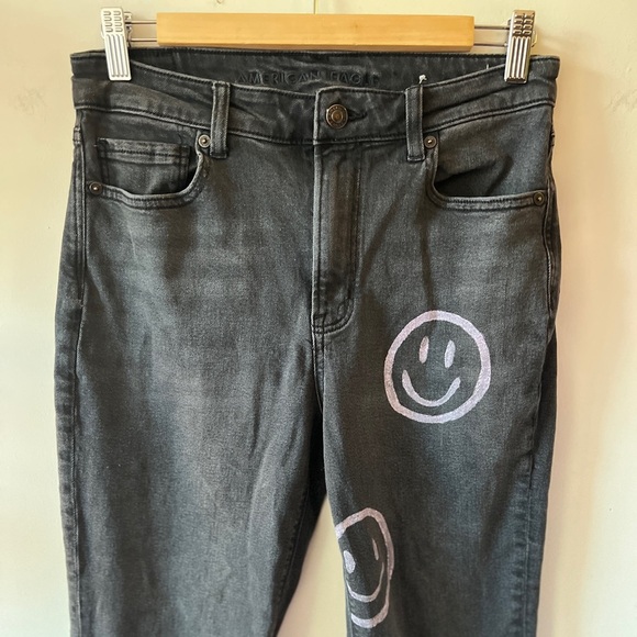 American Eagle Black Jeans with Smiley Face Design Mom Jean 6 - Picture 2 of 11